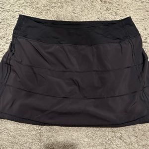 Black lulu tennis skirt. Barely worn! Size 10